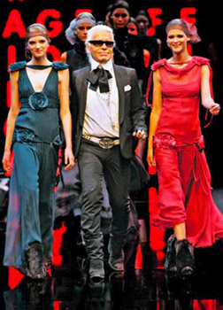 Karl Lagerfeld z modeli