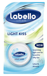 Labello Light Kiss - Nihče ne poljublja nežneje