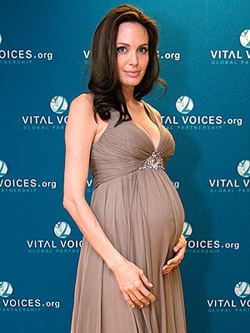 Angelina v času nosečnosti